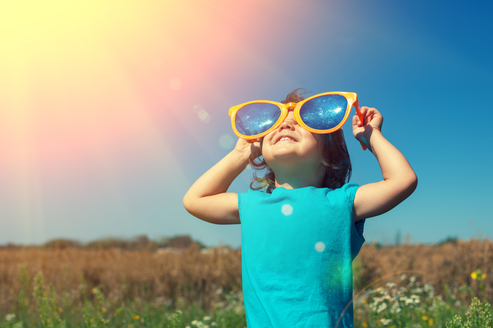 É possível saber se os meus de sol têm proteção UV? - Blog eÓtica